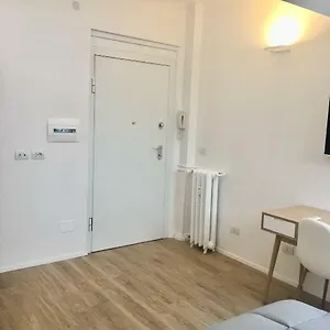 Corso Venezia Apartment